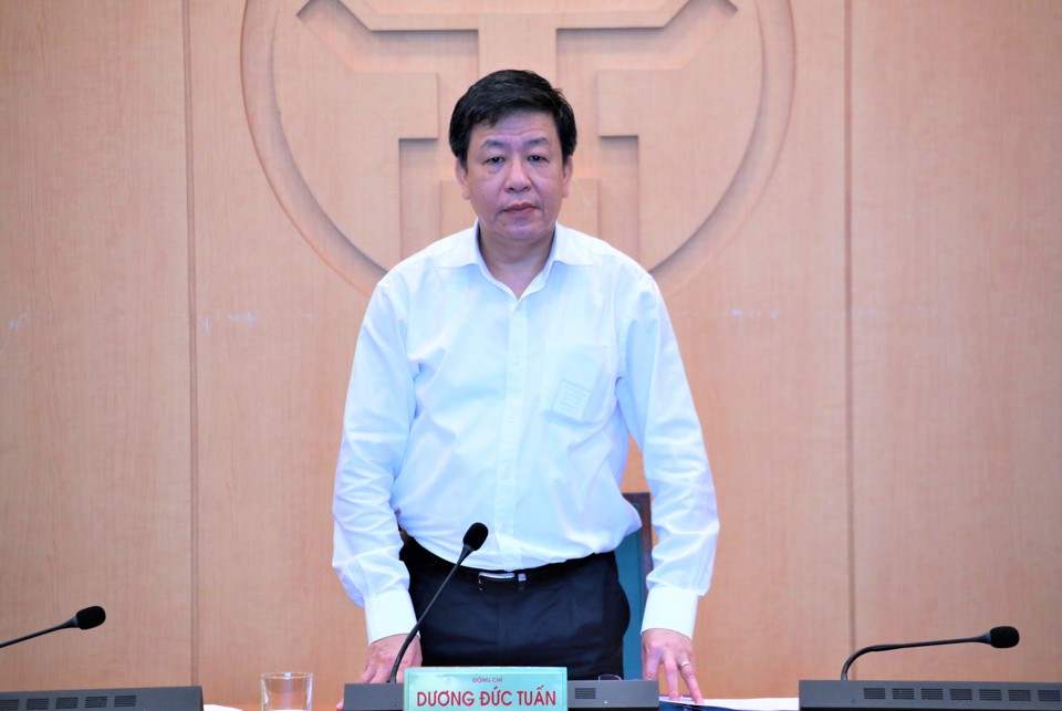 Ph&oacute; Chủ tịch UBND TP H&agrave; Nội Dương Đức Tuấn ph&aacute;t biểu tại Hội nghị trực tuyến về ATGT to&agrave;n quốc diễn ra s&aacute;ng 14/4