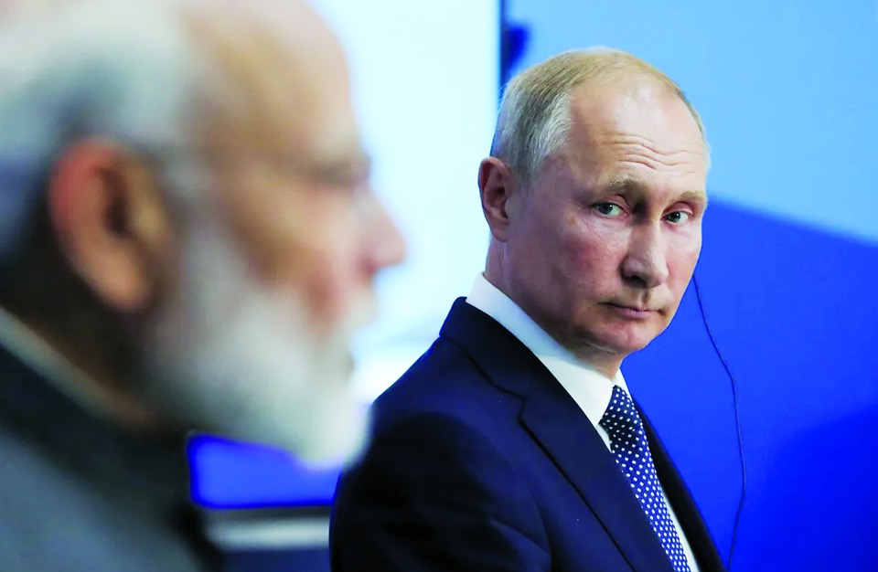 Tổng thống Nga Vladimir Putin trong một cuộc họp b&aacute;o chung với Thủ tướng Ấn Độ Narendra Modi. Ảnh: Sputnik