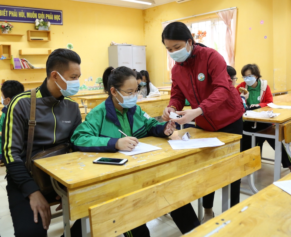 [Ảnh] Tiêm phòng vaccine Covid-19 cho học sinh lớp 6 tại quận Ba Đình - Ảnh 1