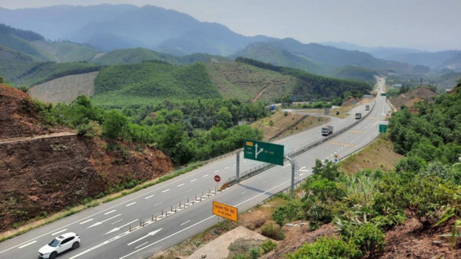 Cao tốc xuyên vườn quốc gia Bạch Mã có gì đặc biệt? - Ảnh 4