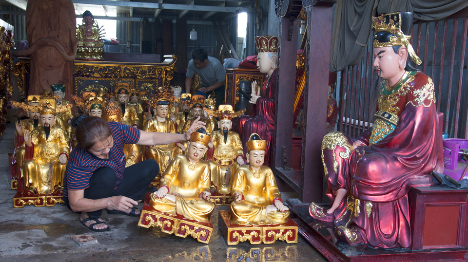 Niềm tự hào của làng nghề truyền thống tạc tượng Sơn Đồng - Ảnh 9