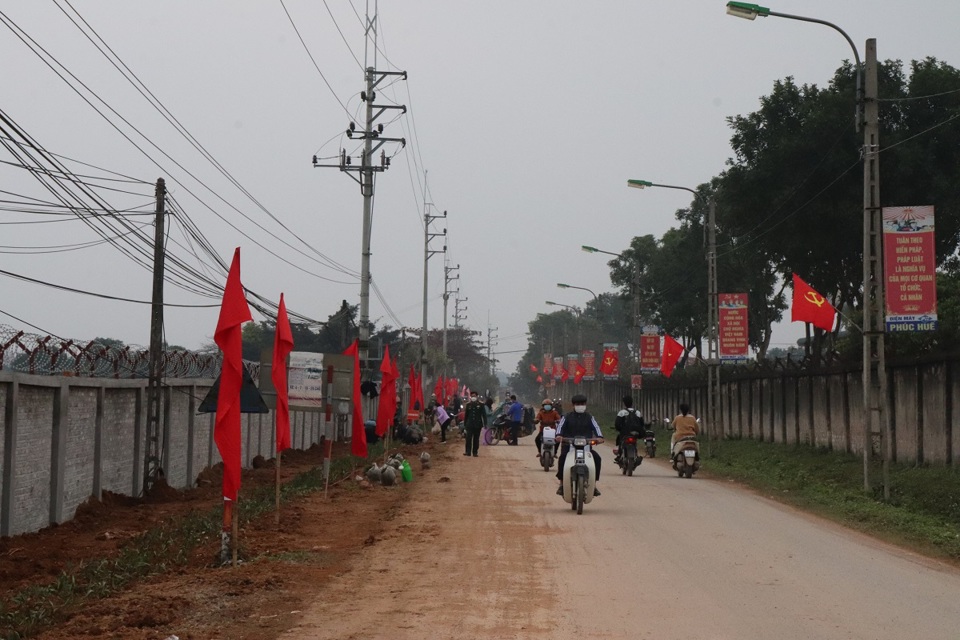 Ra qu&acirc;n l&agrave;m sạch m&ocirc;i trường trong những ng&agrave;y đầu năm 2022 tại x&atilde; Thủy Xu&acirc;n Ti&ecirc;n