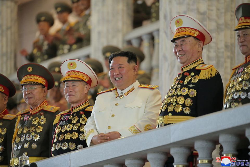 Ph&aacute;t biểu tại lễ duyệt binh Chủ tịch Triều Triều Ti&ecirc;n Kim Jong-un đ&atilde; một lần nữa khẳng định sẽ củng cố v&agrave; ph&aacute;t triển năng lực hạt nh&acirc;n quốc gia với tốc độ cao nhất. Ảnh: KCNA