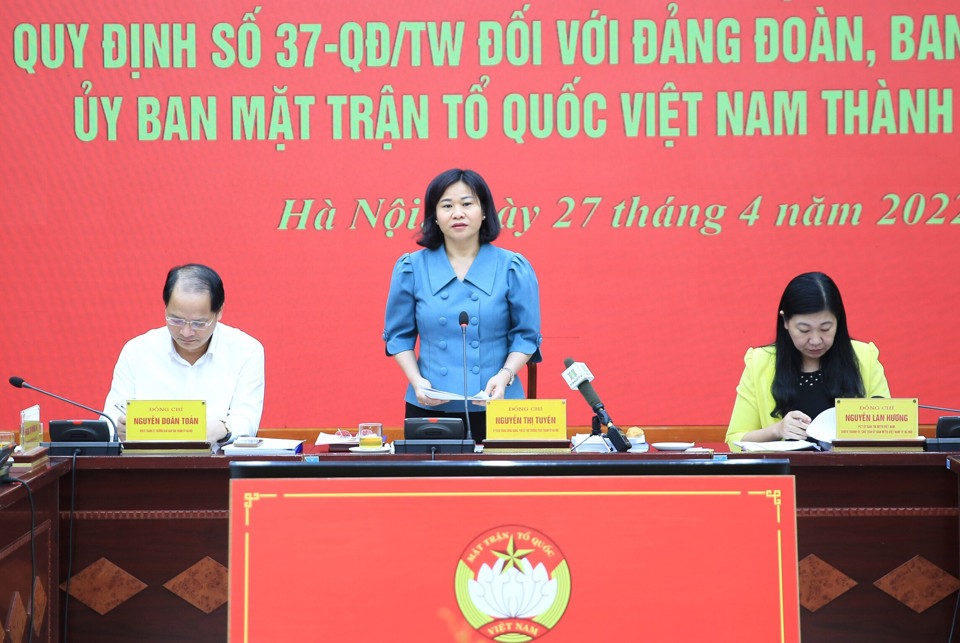 Ph&oacute; B&iacute; thư Thường trực Th&agrave;nh ủy Nguyễn Thị Tuyến ph&aacute;t biểu kết luận cuộc l&agrave;m việc.