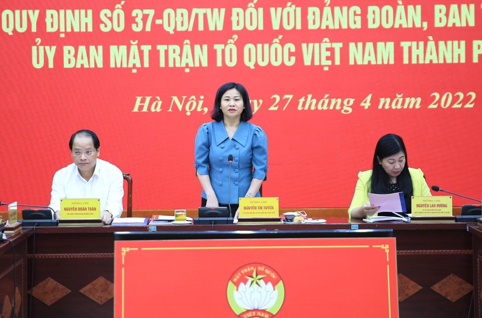 Phó Bí thư Thường trực Thành ủy Nguyễn Thị Tuyến phát biểu tại hội nghị. Ảnh: Phạm Hùng