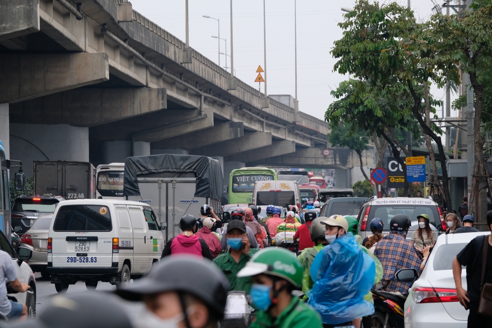 Xung đột giao th&ocirc;ng diễn ra ở nhiều tuyến đường.