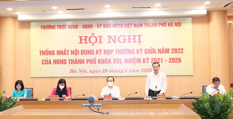 Chủ tịch UBND TP H&agrave; Nội Chu Ngọc Anh ph&aacute;t biểu tại hội nghị