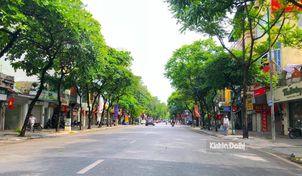Hà Nội: Thủ đô Hà Nội là nơi có những con phố cổ kính, những tòa nhà lịch sử và những người dân nồng nhiệt. Bức ảnh này sẽ đưa bạn đến với một góc phố đẹp nhất của Hà Nội.