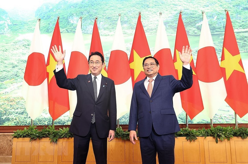 Hợp tác Nhật Bản - Việt Nam: Năm 2024 sẽ là kỷ nguyên của sự hợp tác chặt chẽ giữa Nhật Bản và Việt Nam. Các doanh nghiệp của cả hai nước đang cùng tạo ra các sản phẩm và dịch vụ inovative, chất lượng và có tính cạnh tranh cao. Sự hợp tác này sẽ giúp tăng cường mối quan hệ giữa hai quốc gia và mang lại lợi ích to lớn cho người dân.