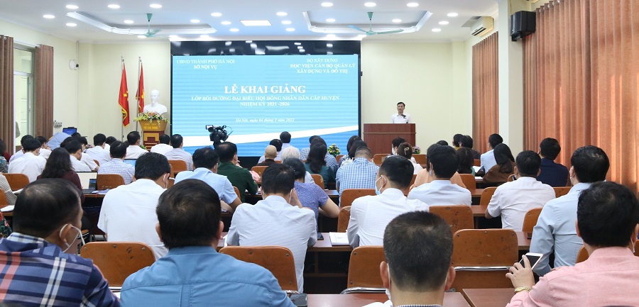 Quang cảnh Lễ khai giảng Lớp bồi dưỡng đại biểu HĐND cấp huyện nhiệm kỳ 2021-2026