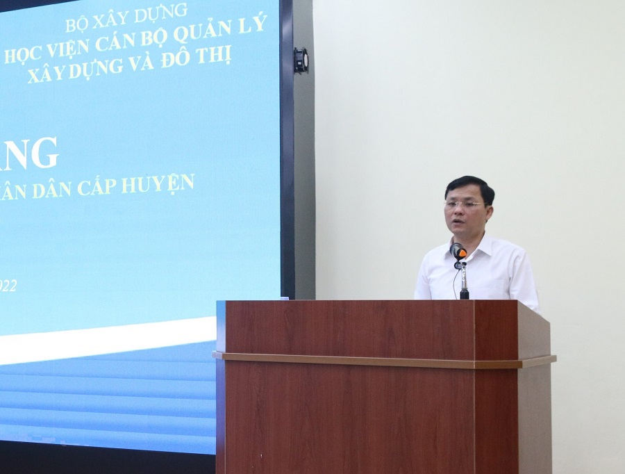 Phó Chủ tịch HĐND TP Hà Nội Phạm Quí Tiên phát biểu khai mạc Lớp bồi dưỡng