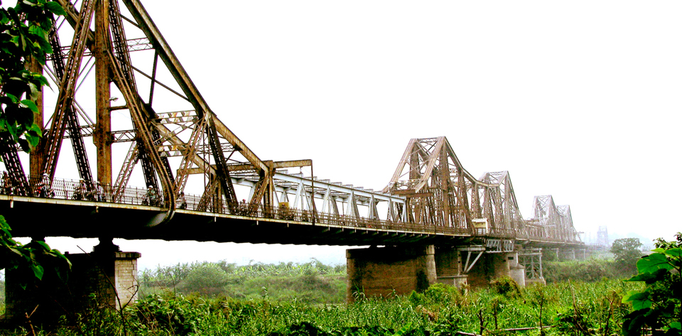 Cầu Long Biên, một công trình kiến trúc thời Pháp. Ảnh Việt Dũng