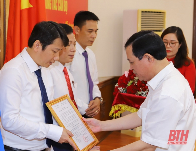 Ông Nguyễn Việt Ba được bổ nhiệm giữ chức Tổng Biên tập Báo Thanh Hóa  - Ảnh 1