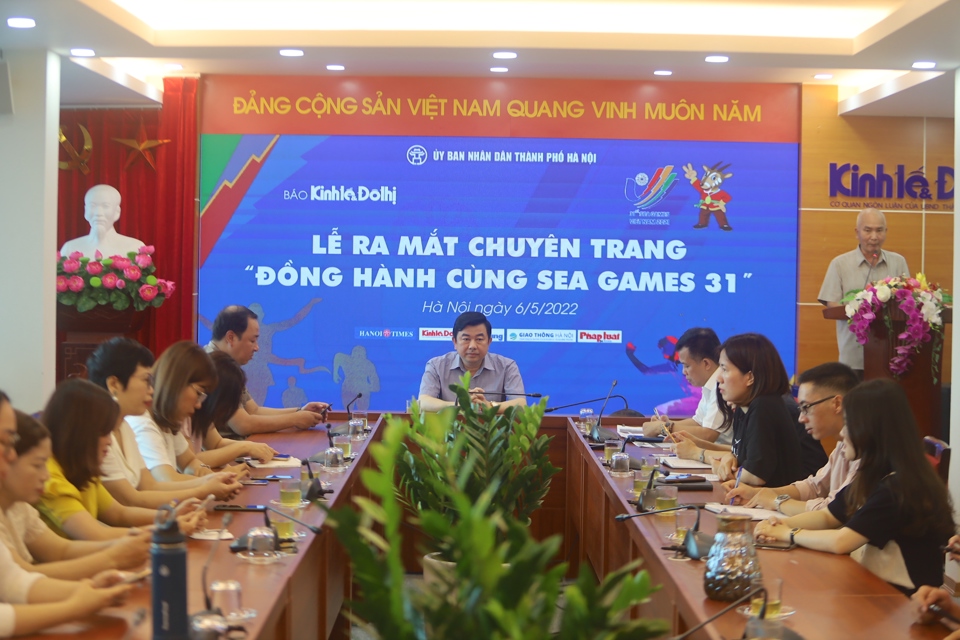 To&agrave;n cảnh buổi lễ ra mắt chuy&ecirc;n trang ''Đồng h&agrave;nh c&ugrave;ng SEA Games 31''.