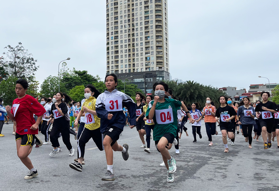 Quận Hà Đông: Giải Việt dã thúc đẩy phong trào toàn dân luyện tập thể thao - Ảnh 1