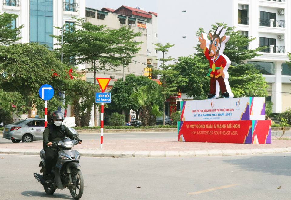 C&aacute;c hoạt động th&ocirc;ng tin tuy&ecirc;n truyền, trang tr&iacute;, cổ động trực quan, hệ thống pano, cụm m&ocirc; h&igrave;nh, banner dọc&hellip; được quận Bắc Từ Li&ecirc;m triển khai thực hiện tốt.