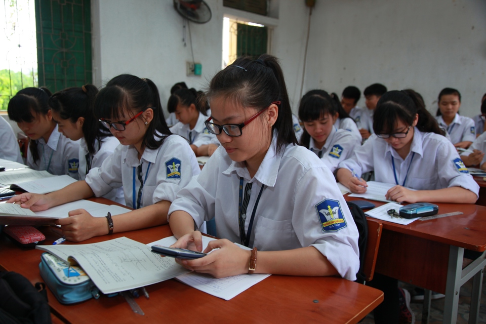 Học sinh khối 12 trường THPT Mê Linh, Hà Nội trong giờ ôn tập. Ảnh: Phạm Hùng