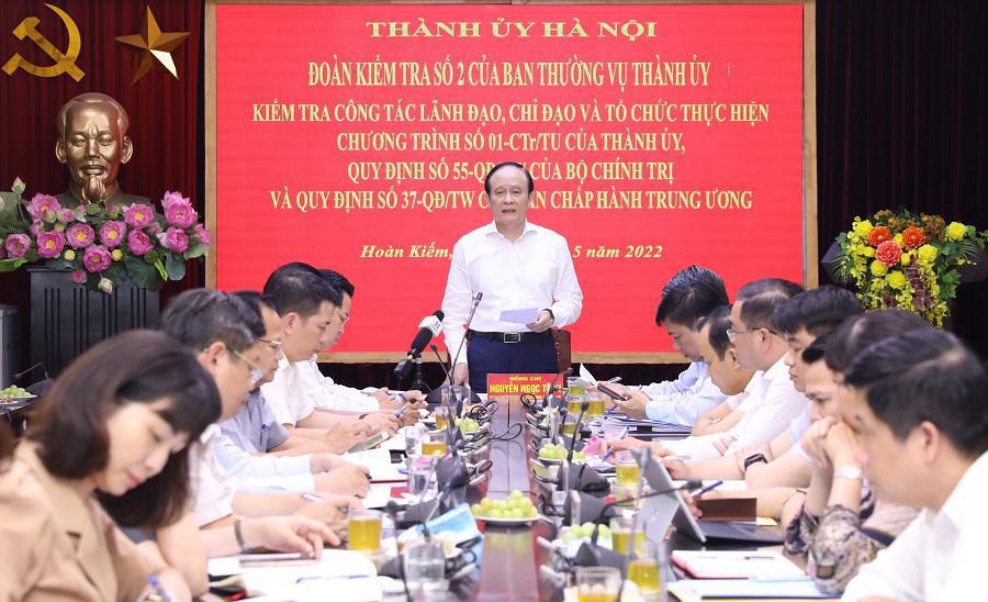 Phó Bí thư Thành ủy, Chủ tịch HĐND TP Hà Nội Nguyễn Ngọc Tuấn phát biểu kết luận cuộc kiểm tra. Ảnh: Linh Nguyễn