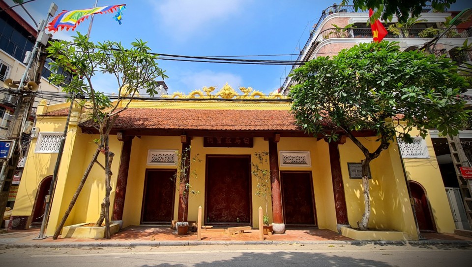 Đền Bạch Mã, quận Hoàn Kiếm là một trong Tứ trấn tọa lạc giữa trung tâm khu phố cổ Hà Nội. Ảnh Linh Thùy