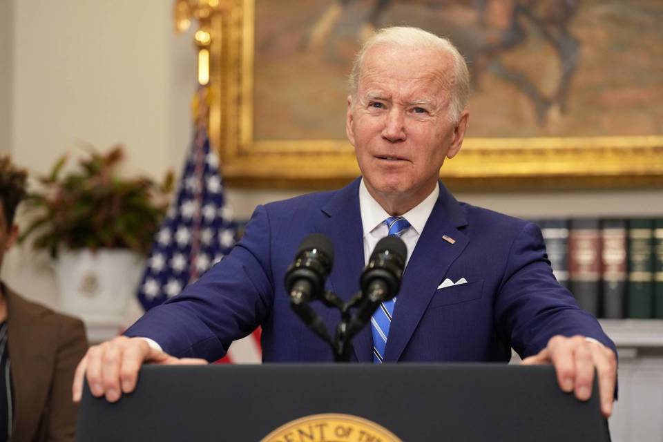 Tổng thống Joe Biden ph&aacute;t biểu&nbsp; tại Nh&agrave; Trắng h&ocirc;m 5/5. Ảnh: NYT