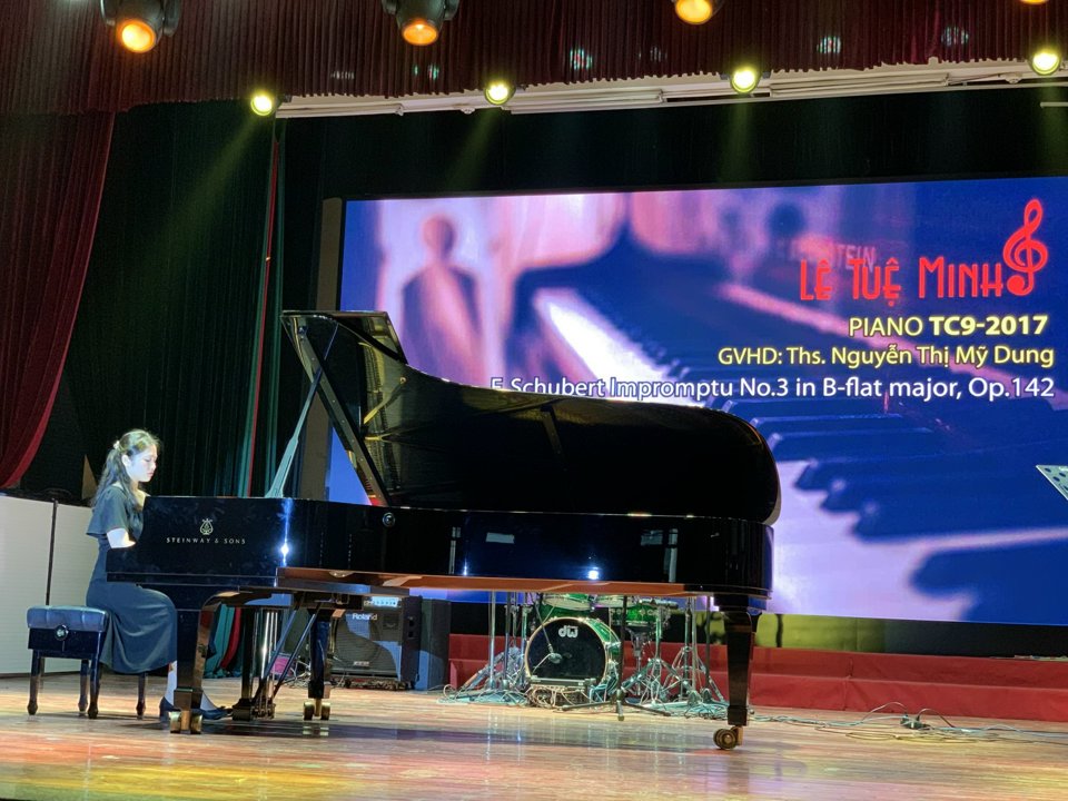 Phần tr&igrave;nh diễn của L&ecirc; Tuệ Minh- Piano TC9- 2017