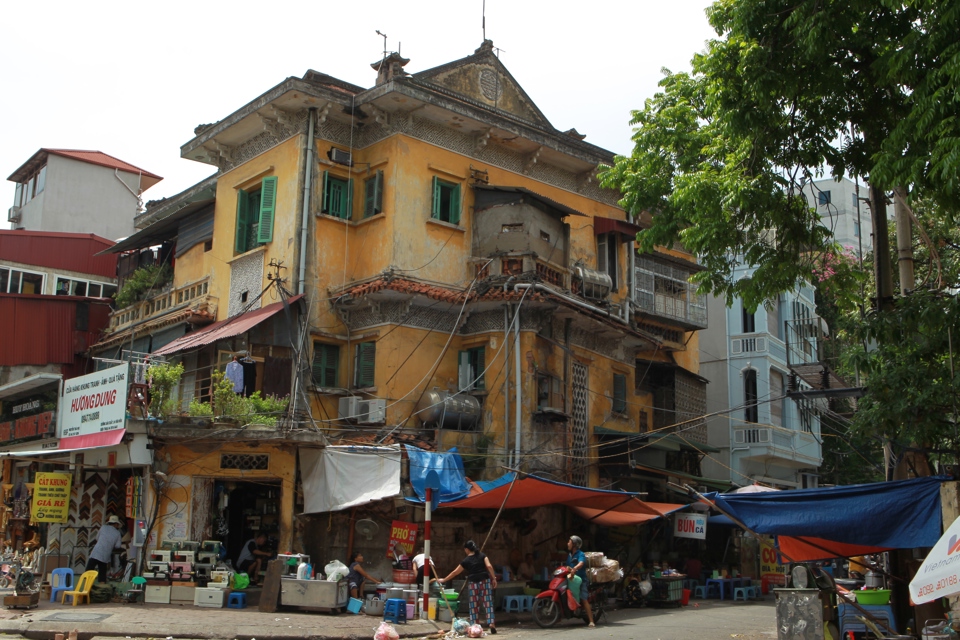 Một khu biệtthự Pháp trên phố NguyễnThái Học. Ảnh: Hải Linh