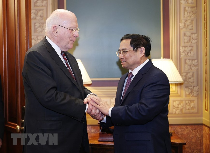 Thủ tướng Phạm Minh Ch&iacute;nh gặp&nbsp;Chủ tịch thường trực Thượng viện Mỹ Patrick Leahy. Ảnh: TTXVN