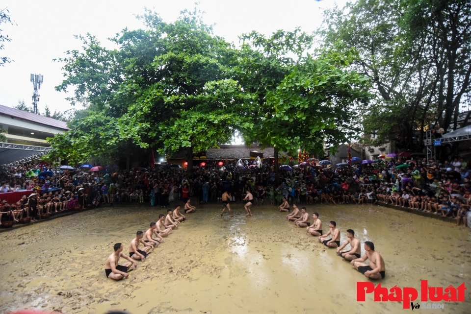 Độc đáo xem hội vật cầu nước độc nhất vô nhị của Việt Nam - Ảnh 5