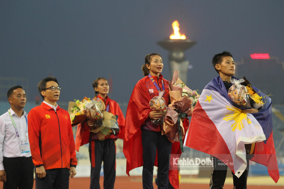 Màn ăn mừng ấn tượng của VĐV điền kinh Việt Nam trong ngày đầu tranh tài - Ảnh 4