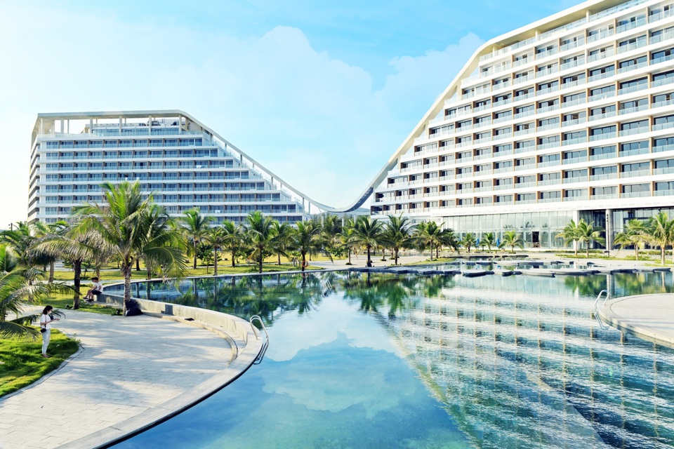 FLC Grand Hotel Quy Nhơn l&agrave; một trong những tổ hợp kh&aacute;ch sạn 5 sao c&oacute; quy m&ocirc; bậc nhất Việt Nam.