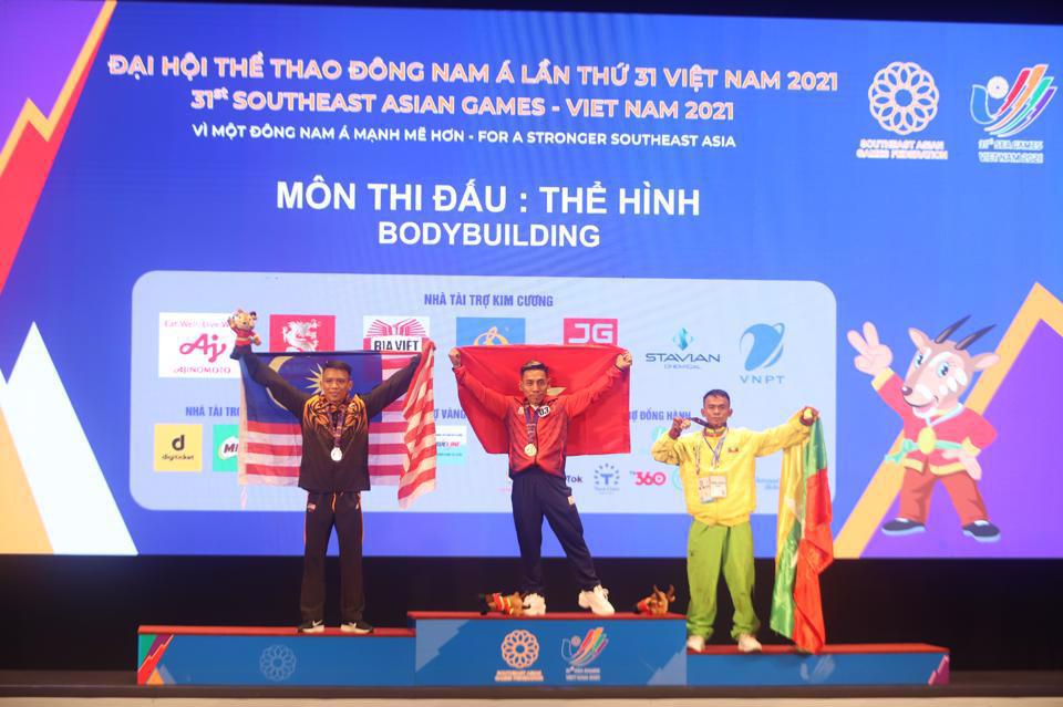 Phạm Văn Mách giành Huy chương Vàng môn thể hình, hạng cân dưới 55kg. Ảnh: Ngọc Tú