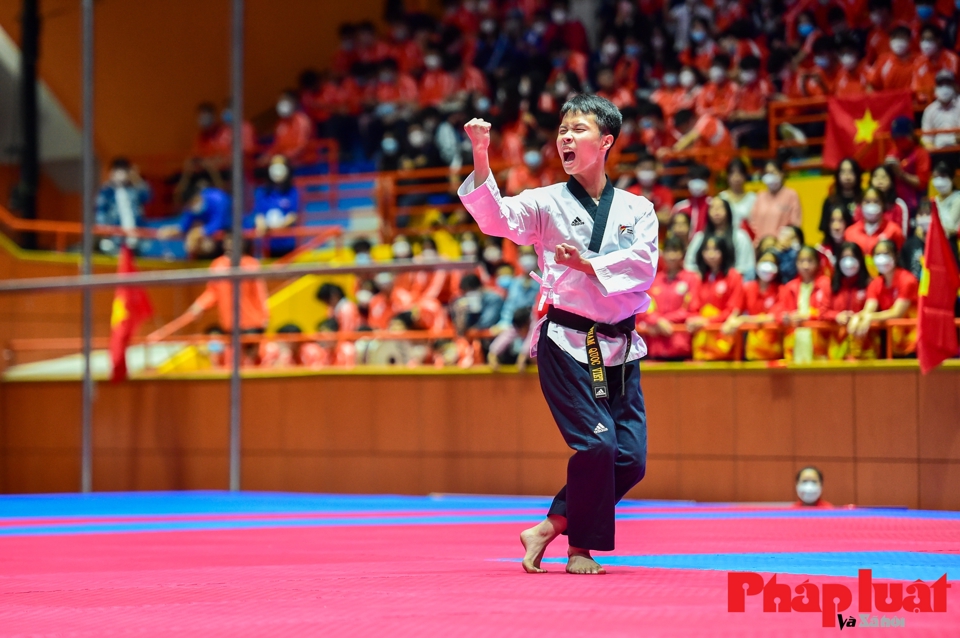 Võ sĩ Hà Nội cùng đồng đội “ẵm” 4 Huy chương Vàng Taekwondo biểu diễn - Ảnh 3