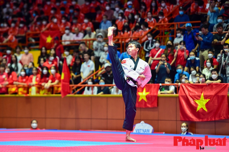 Võ sĩ Hà Nội cùng đồng đội “ẵm” 4 Huy chương Vàng Taekwondo biểu diễn - Ảnh 2