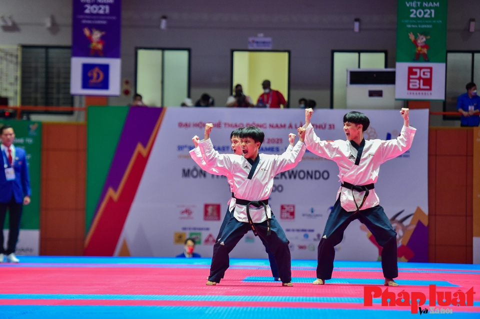 Võ sĩ Hà Nội cùng đồng đội “ẵm” 4 Huy chương Vàng Taekwondo biểu diễn - Ảnh 8