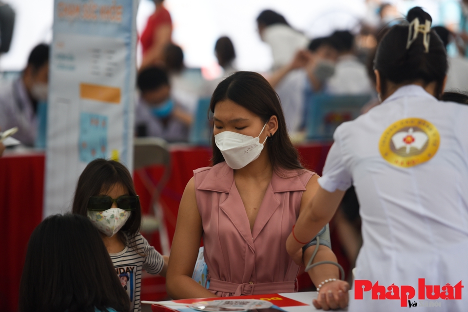 Hà Nội khám sức khoẻ miễn phí cho hơn 3000 tình nguyện viên SEA Games 31 - Ảnh 9