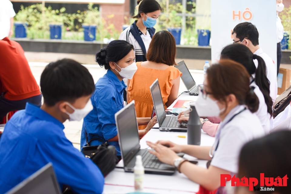 Hà Nội khám sức khoẻ miễn phí cho hơn 3000 tình nguyện viên SEA Games 31 - Ảnh 5