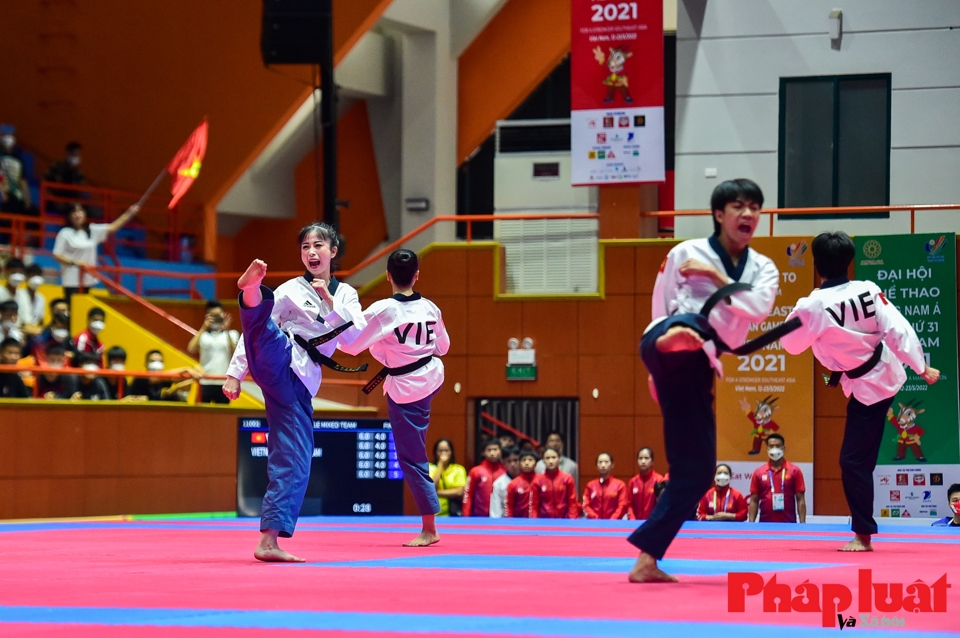 Võ sĩ Hà Nội cùng đồng đội “ẵm” 4 Huy chương Vàng Taekwondo biểu diễn - Ảnh 12