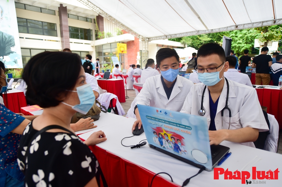 Hà Nội khám sức khoẻ miễn phí cho hơn 3000 tình nguyện viên SEA Games 31 - Ảnh 13