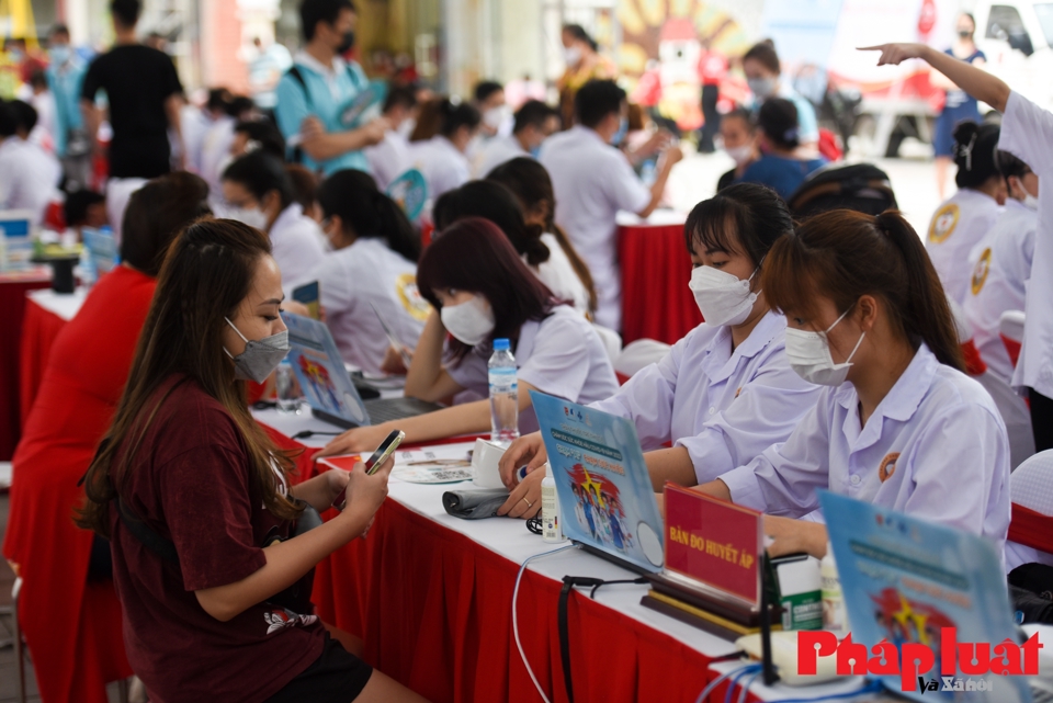 Hà Nội khám sức khoẻ miễn phí cho hơn 3000 tình nguyện viên SEA Games 31 - Ảnh 11