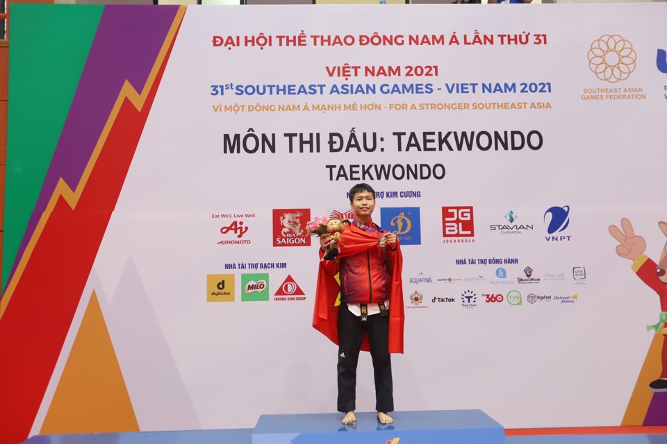 Phạm Quốc Việt giành HCV Taekwondo. Ảnh: Lại Tấn
