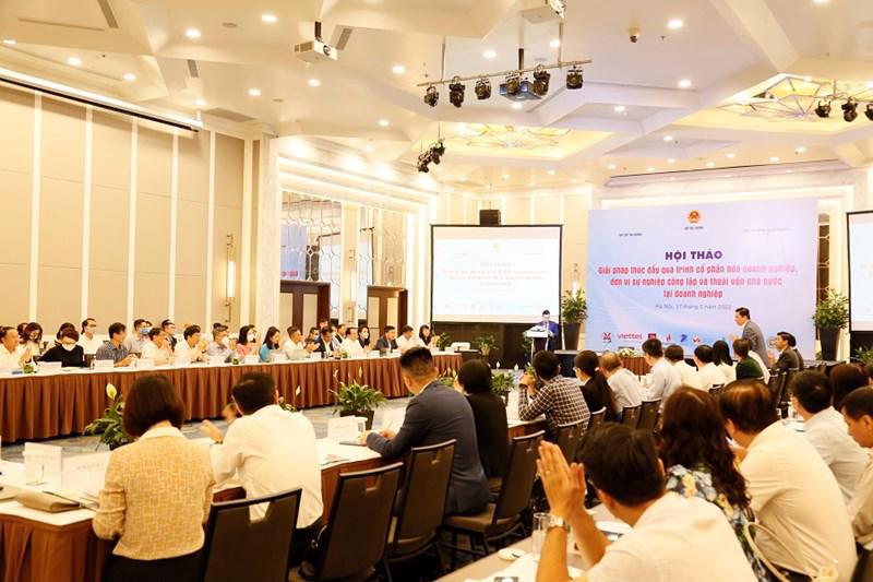 Quang cảnh buổi Hội thảo “Giải pháp thúc đẩy quá trình CPH DN, đơn vị sự nghiệp công lập và thoái vốn nhà nước tại DN”. Ảnh: Nha Trang