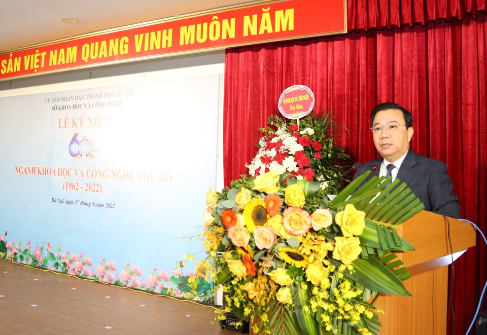 Ph&oacute; Chủ tịch UBND TP Chử Xu&acirc;n Dũng ph&aacute;t biểu tại lễ kỷ niệm.