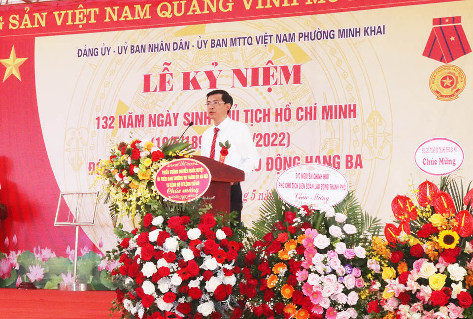 Chủ tịch UBND phường Minh Khai Nguyễn Trọng B&igrave;nh ph&aacute;t biểu tại lễ kỷ niệm.