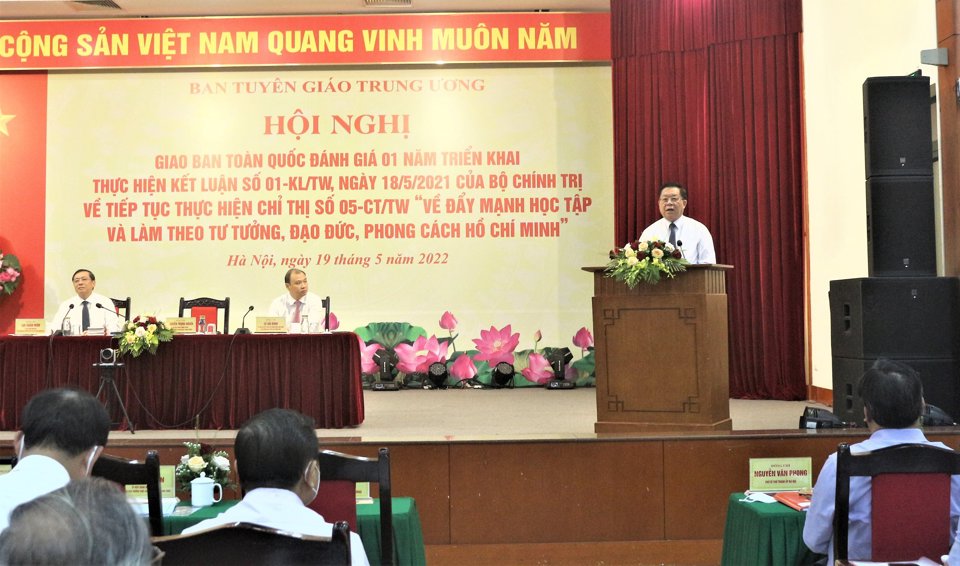 Trưởng ban Tuy&ecirc;n gi&aacute;o T.Ư Nguyễn Trọng Nghĩa phat biểu kết luận hội nghị.