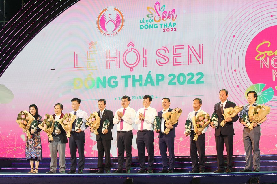 Tưng bừng khai mạc Lễ hội Sen năm 2022 - Ảnh 1