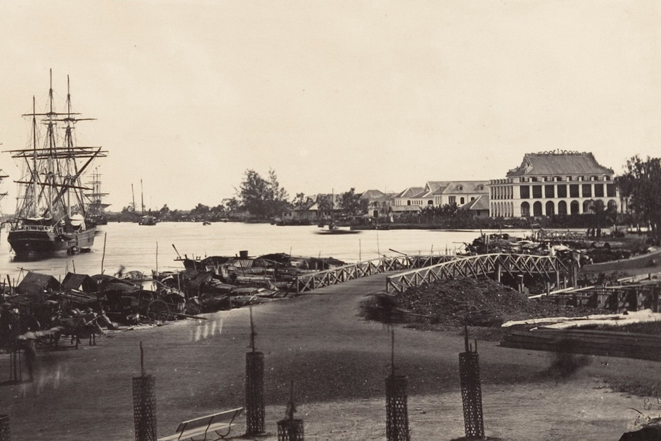 Thương cảng S&agrave;i G&ograve;n hơn 150 năm trước (năm 1866) - hai năm sau khi được x&acirc;y dựng. Ảnh: Emile Gsell