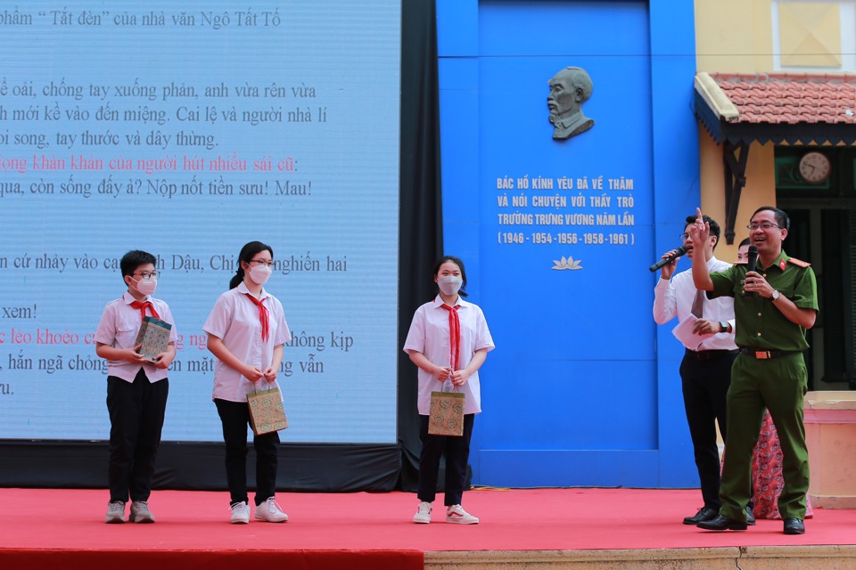 Quận Hoàn Kiếm tuyên truyền phòng chống ma túy và bạo lực học đường - Ảnh 1