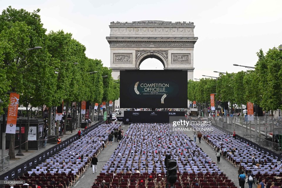 LHP Cannes ngày 6: Màn hình khổng lồ xuất hiện tại Đại lộ Champs-Elysees - Ảnh 1