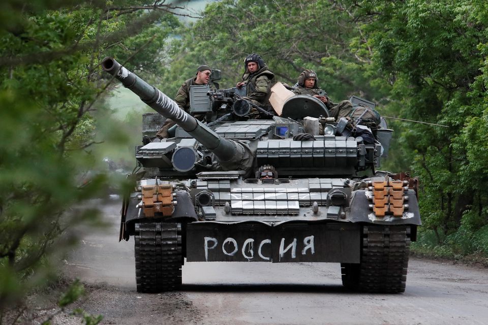 Xe tăng Nga ở Khu vực Donetsk. Ảnh: Reuters
