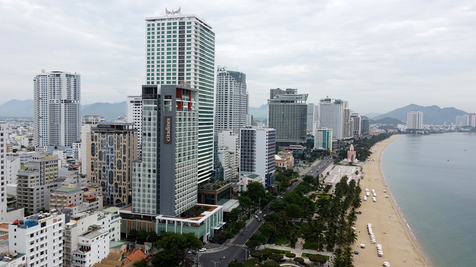 Khánh Hòa: Cận cảnh loạt khách sạn, công trình được xây dựng trên đất quốc  phòng